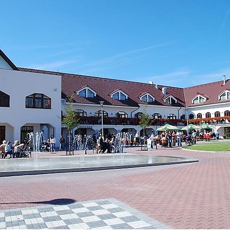 Hotel Sluneční dvůr Brno Exterior foto